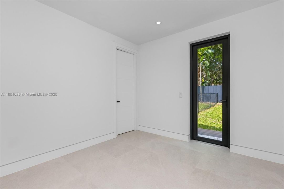 For Sale: $10,950,000 (8 beds, 8 baths, 8673 Square Feet)