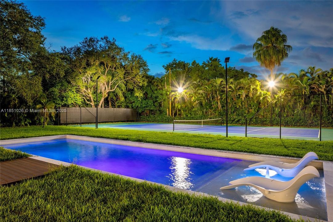 For Sale: $10,950,000 (8 beds, 8 baths, 8673 Square Feet)