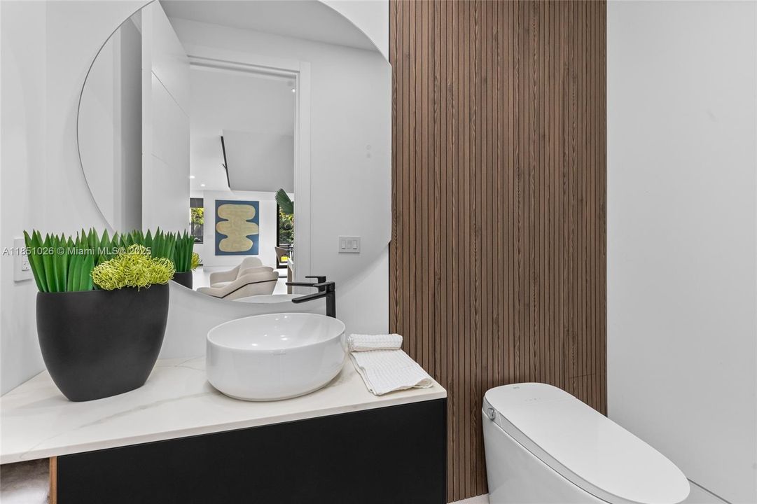 For Sale: $10,950,000 (8 beds, 8 baths, 8673 Square Feet)