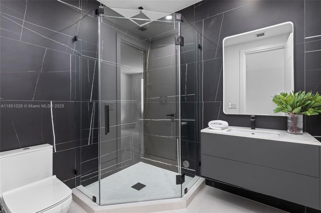 For Sale: $10,950,000 (8 beds, 8 baths, 8673 Square Feet)