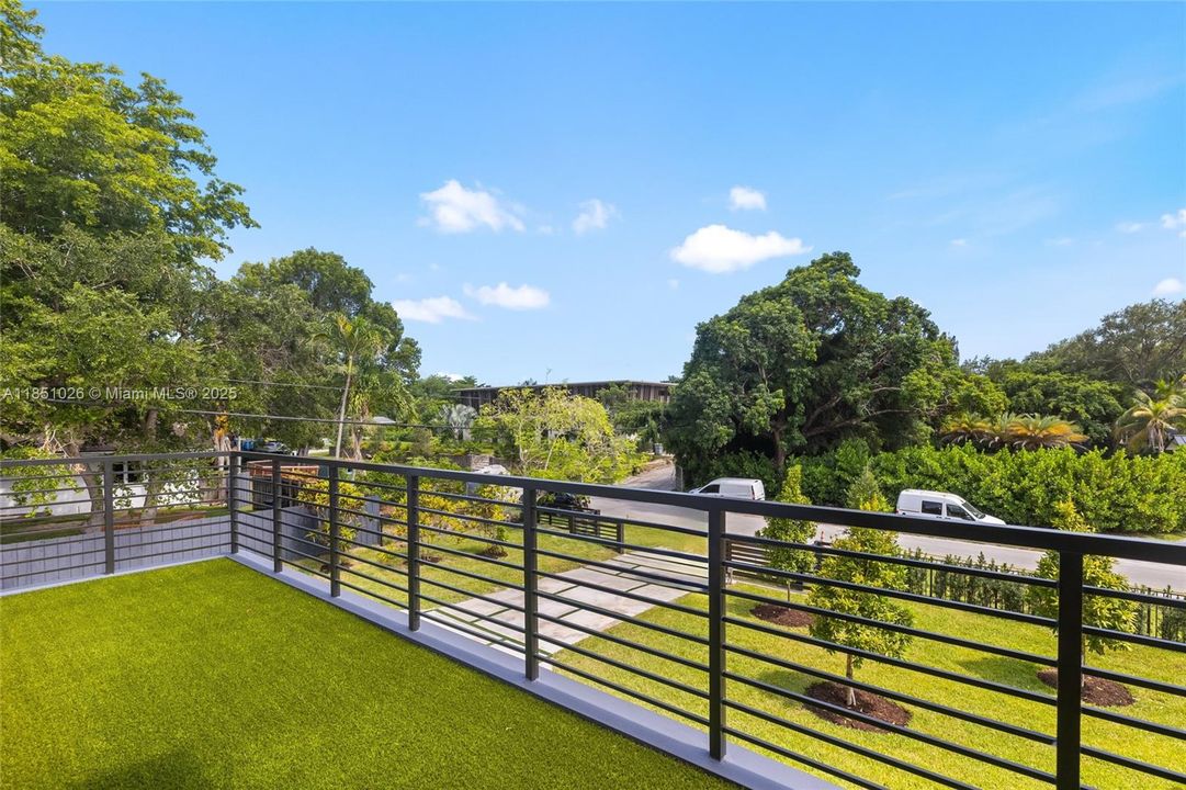 For Sale: $10,950,000 (8 beds, 8 baths, 8673 Square Feet)