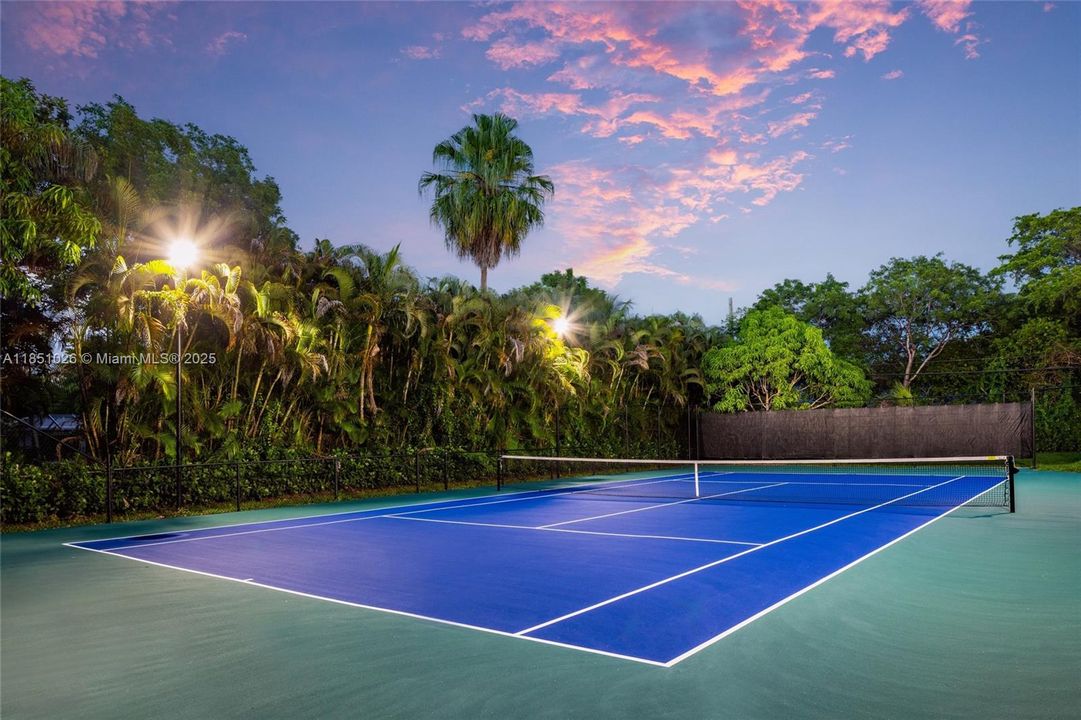 For Sale: $10,950,000 (8 beds, 8 baths, 8673 Square Feet)