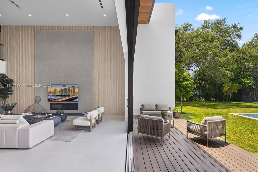 For Sale: $10,950,000 (8 beds, 8 baths, 8673 Square Feet)