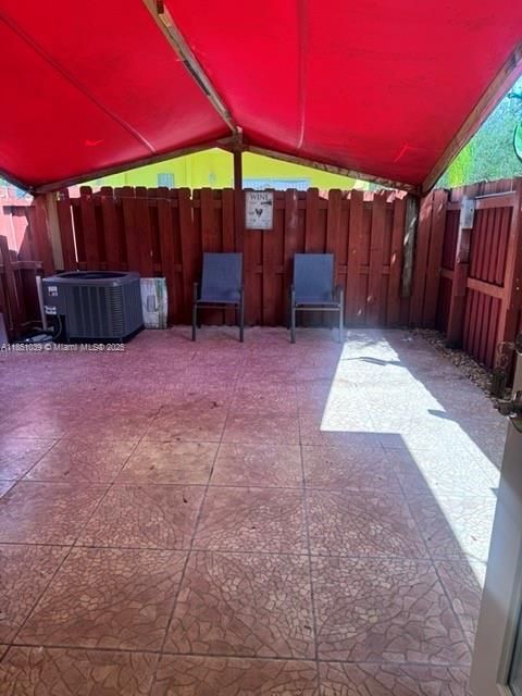 For Sale: $359,500 (2 beds, 2 baths, 1020 Square Feet)