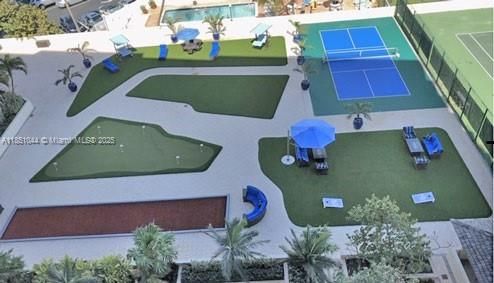 For Sale: $825,000 (3 beds, 2 baths, 1724 Square Feet)