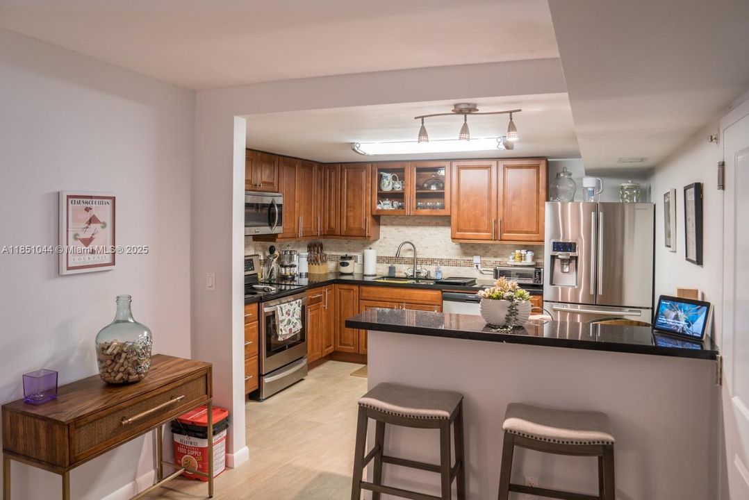 For Sale: $825,000 (3 beds, 2 baths, 1724 Square Feet)