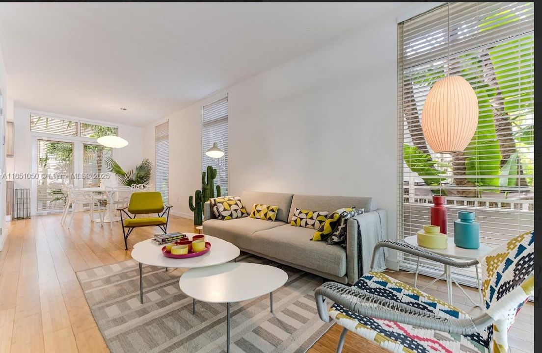 Active With Contract: $1,375,000 (2 beds, 2 baths, 1338 Square Feet)