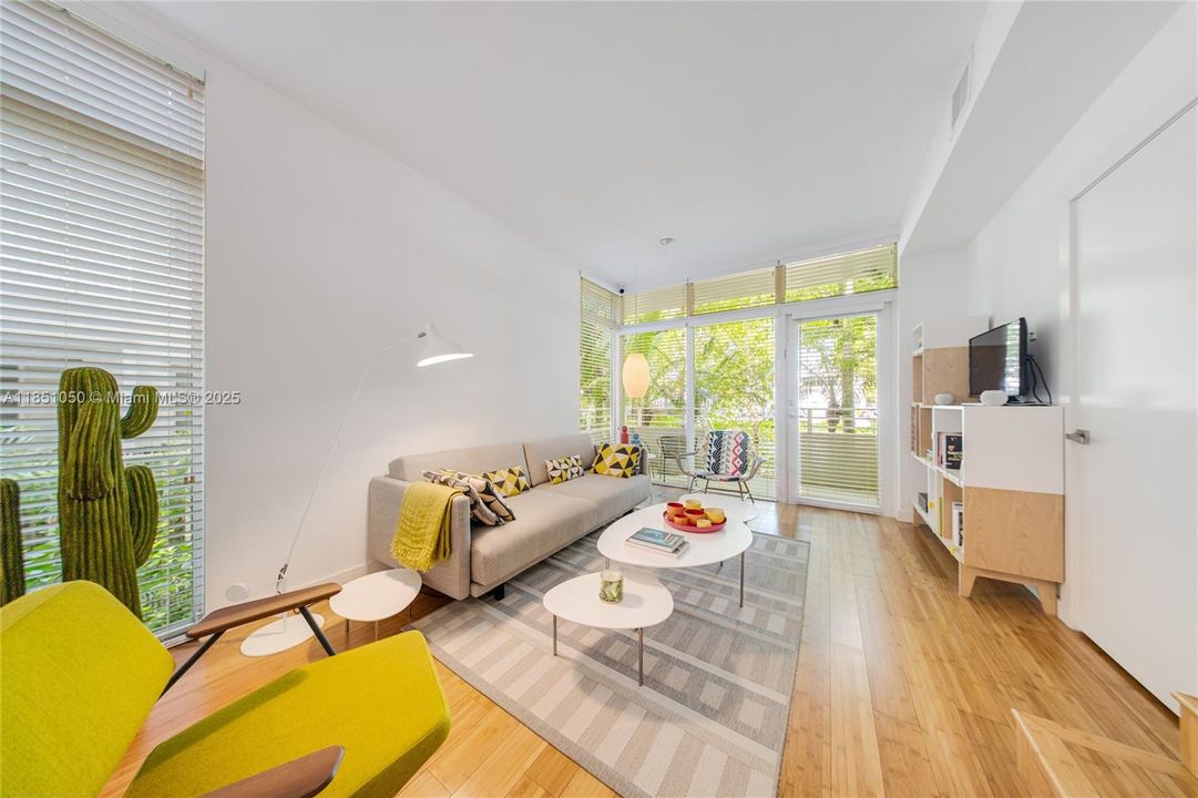Active With Contract: $1,375,000 (2 beds, 2 baths, 1338 Square Feet)