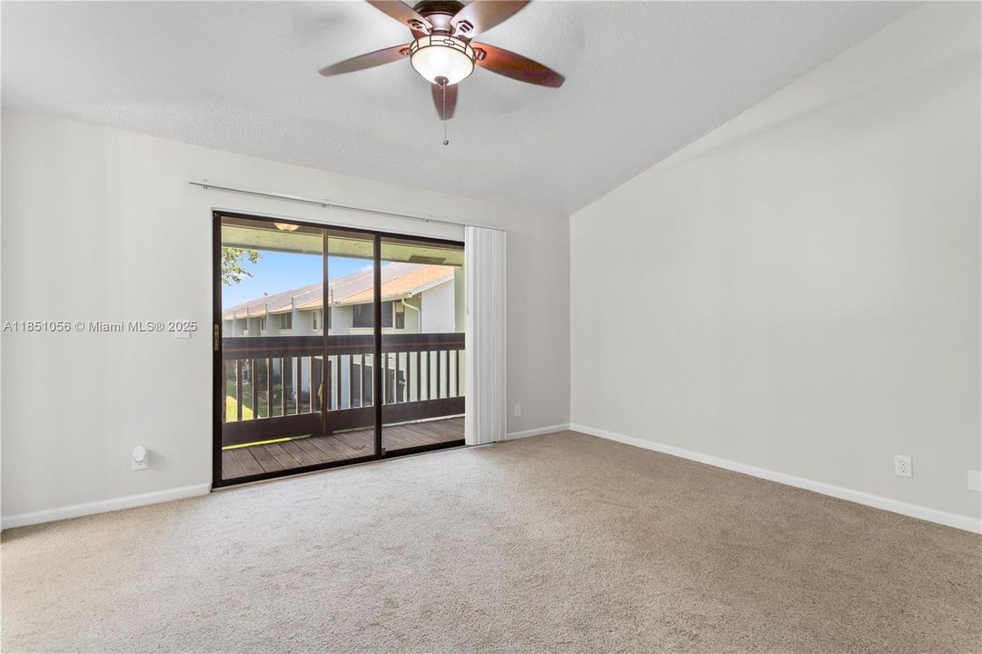 Vendido Recientemente: $319,900 (3 camas, 2 baños, 1502 Pies cuadrados)