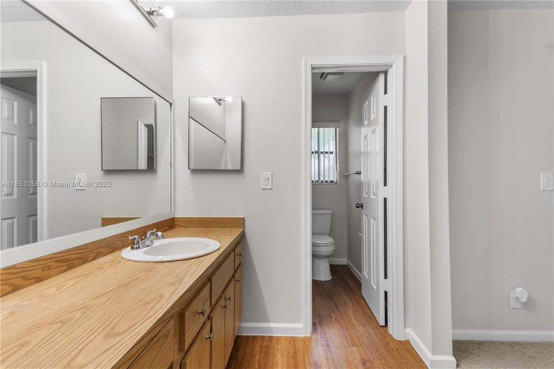 Vendido Recientemente: $319,900 (3 camas, 2 baños, 1502 Pies cuadrados)