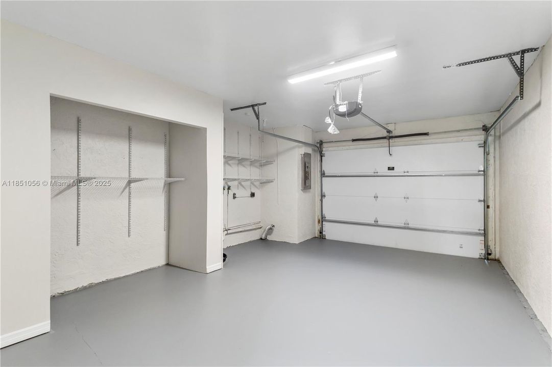 Vendido Recientemente: $319,900 (3 camas, 2 baños, 1502 Pies cuadrados)