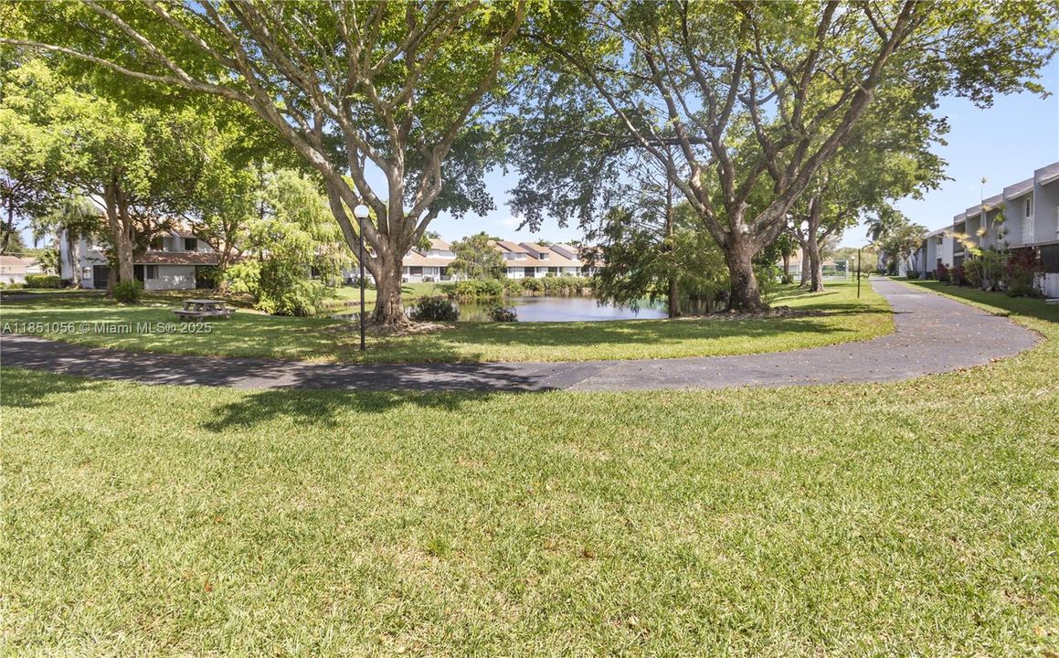 Vendido Recientemente: $319,900 (3 camas, 2 baños, 1502 Pies cuadrados)