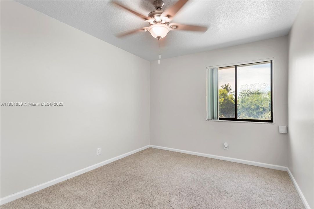 Vendido Recientemente: $319,900 (3 camas, 2 baños, 1502 Pies cuadrados)