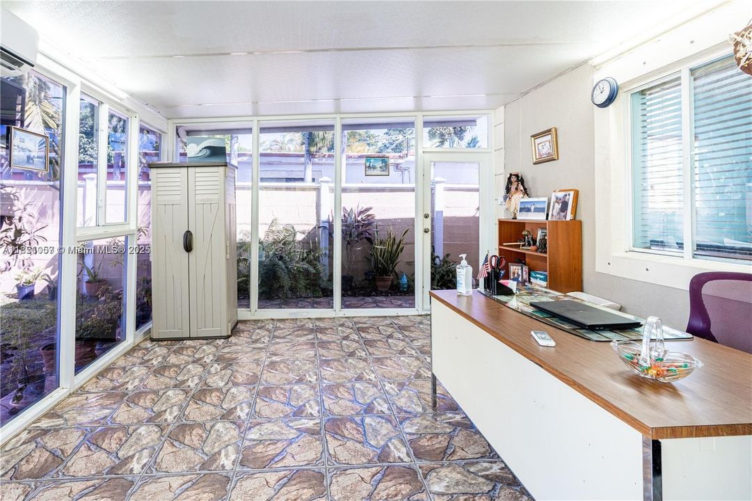 For Sale: $665,900 (3 beds, 2 baths, 1175 Square Feet)