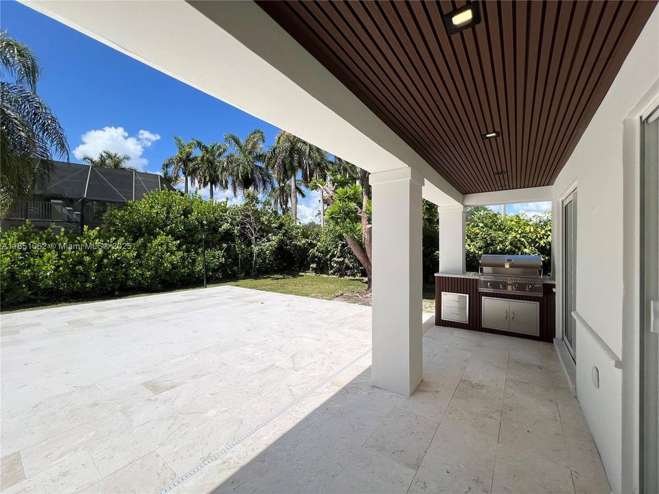 Recently Sold: $1,780,000 (4 beds, 2 baths, 2356 Square Feet)