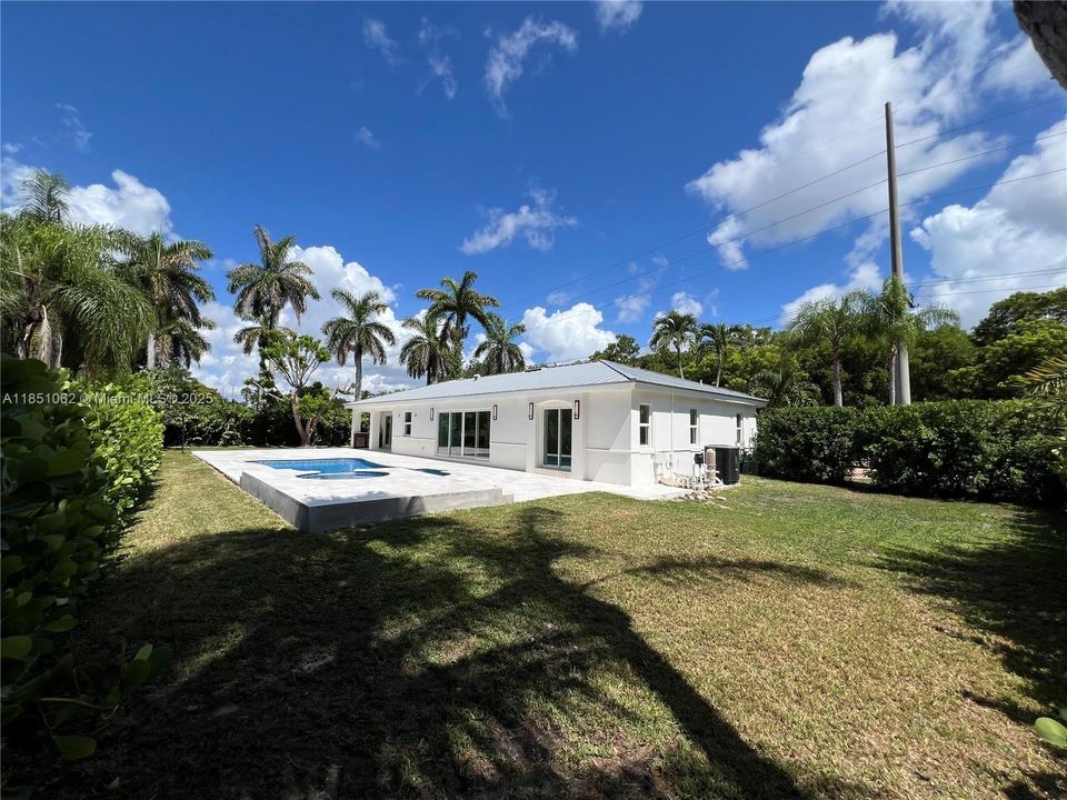 Recently Sold: $1,780,000 (4 beds, 2 baths, 2356 Square Feet)