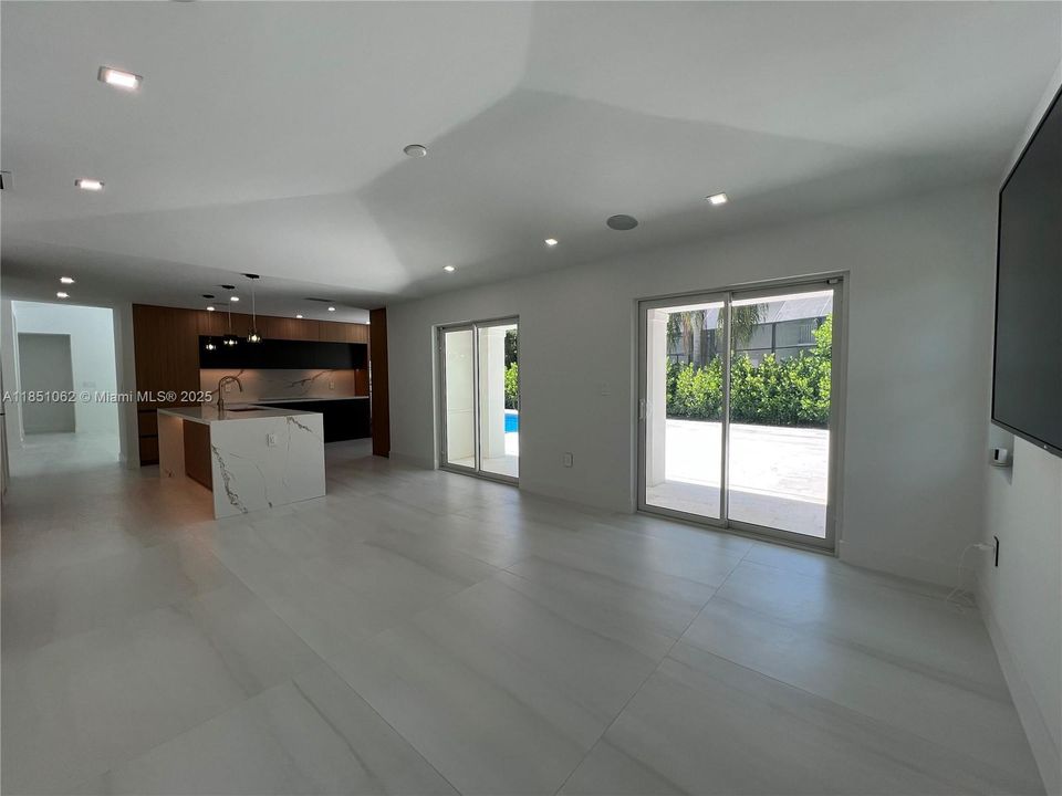 Recently Sold: $1,780,000 (4 beds, 2 baths, 2356 Square Feet)