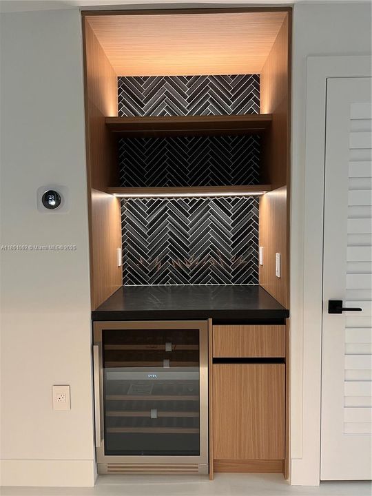 Recently Sold: $1,780,000 (4 beds, 2 baths, 2356 Square Feet)