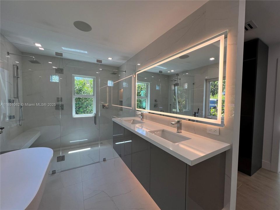 Recently Sold: $1,780,000 (4 beds, 2 baths, 2356 Square Feet)