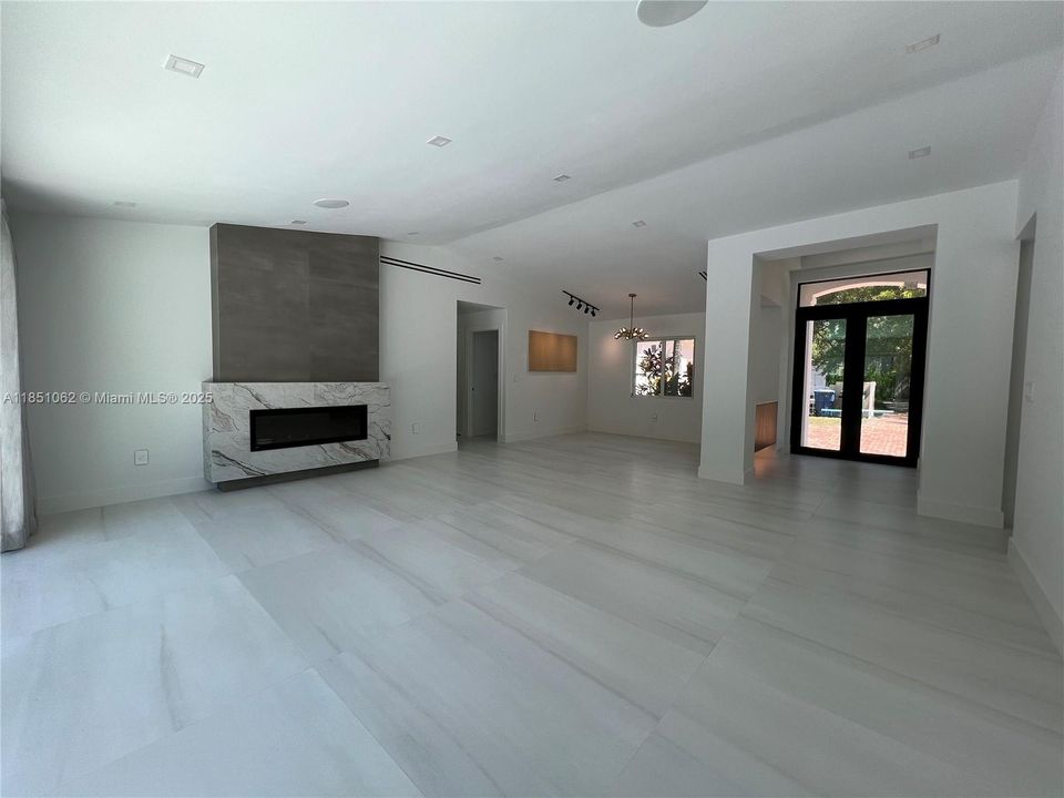 Recently Sold: $1,780,000 (4 beds, 2 baths, 2356 Square Feet)