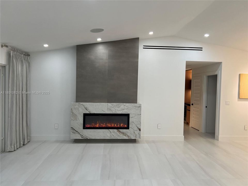 Recently Sold: $1,780,000 (4 beds, 2 baths, 2356 Square Feet)