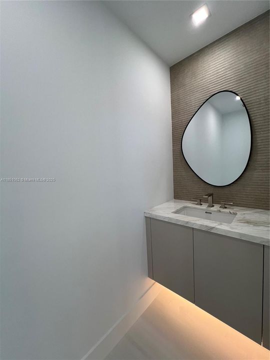 Recently Sold: $1,780,000 (4 beds, 2 baths, 2356 Square Feet)