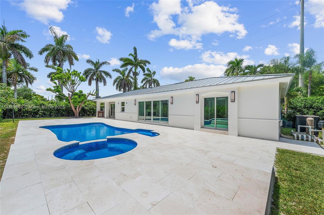 Recently Sold: $1,780,000 (4 beds, 2 baths, 2356 Square Feet)
