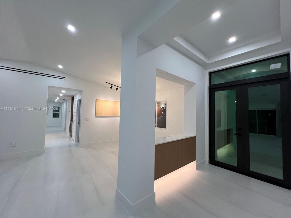 Recently Sold: $1,780,000 (4 beds, 2 baths, 2356 Square Feet)