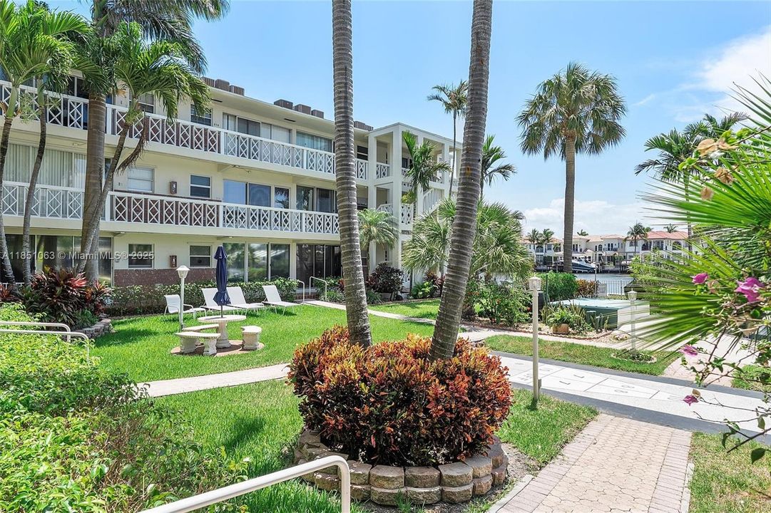 Недавно продано: $257,000 (1 спален, 1 ванн, 652 Квадратных фут)