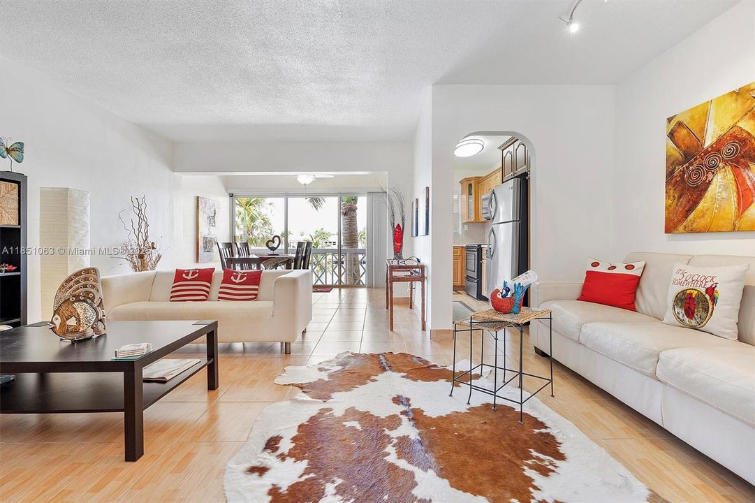 Недавно продано: $257,000 (1 спален, 1 ванн, 652 Квадратных фут)