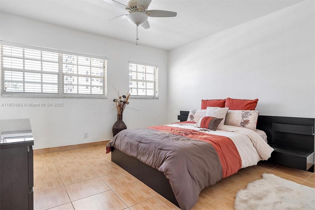 Недавно продано: $257,000 (1 спален, 1 ванн, 652 Квадратных фут)