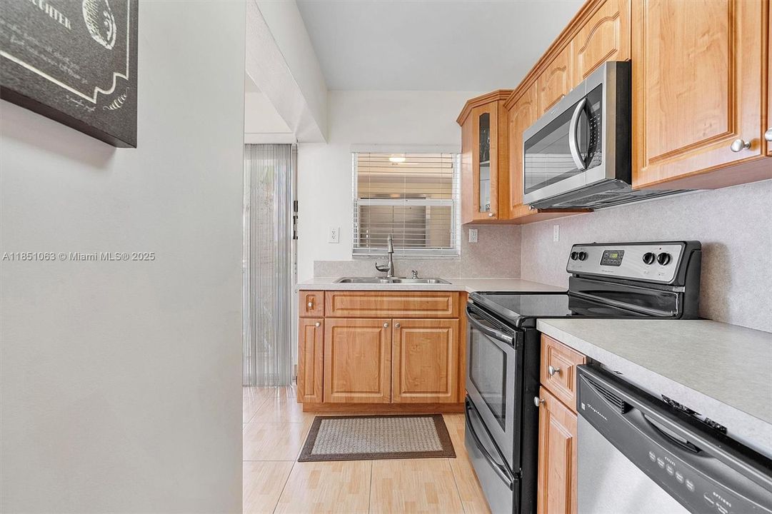 Недавно продано: $257,000 (1 спален, 1 ванн, 652 Квадратных фут)