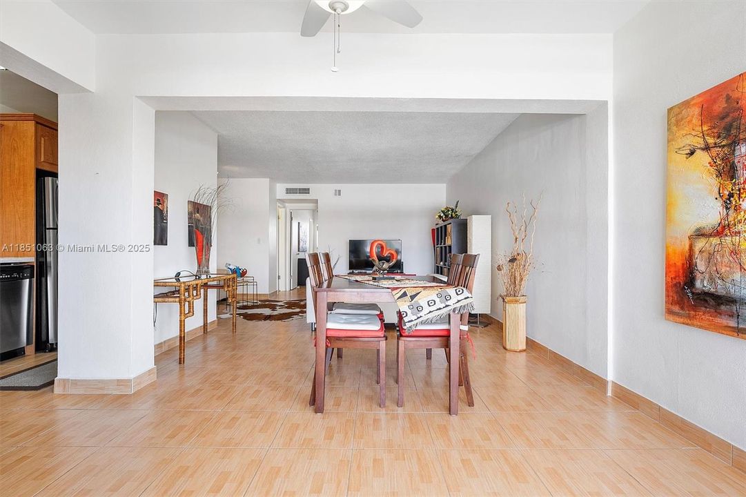 Недавно продано: $257,000 (1 спален, 1 ванн, 652 Квадратных фут)