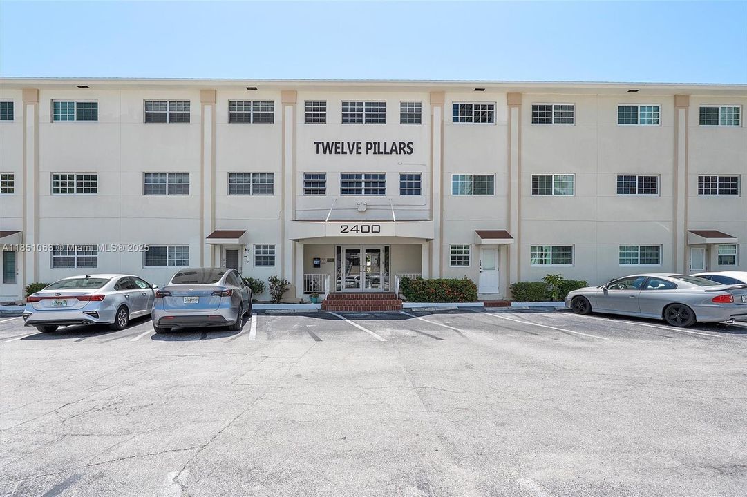 Недавно продано: $257,000 (1 спален, 1 ванн, 652 Квадратных фут)