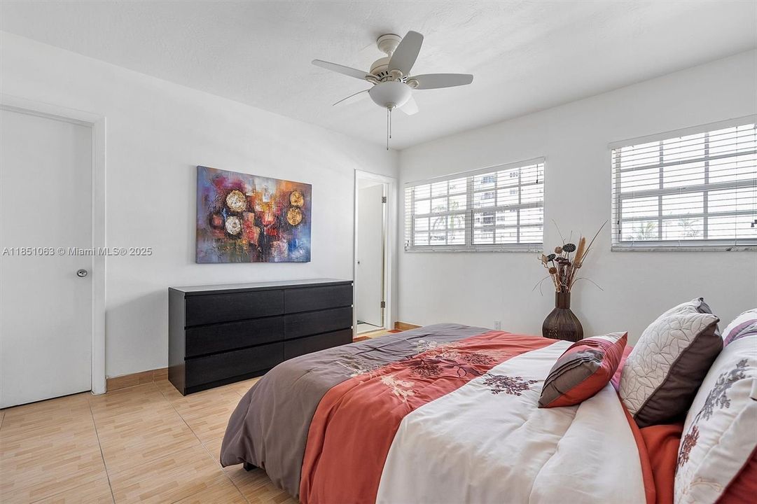 Недавно продано: $257,000 (1 спален, 1 ванн, 652 Квадратных фут)