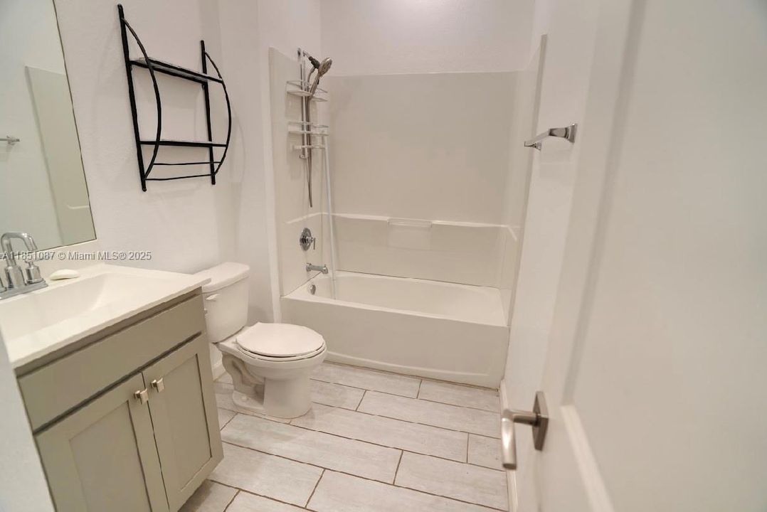 Недавно арендовано: $4,400 (4 спален, 2 ванн, 1799 Квадратных фут)