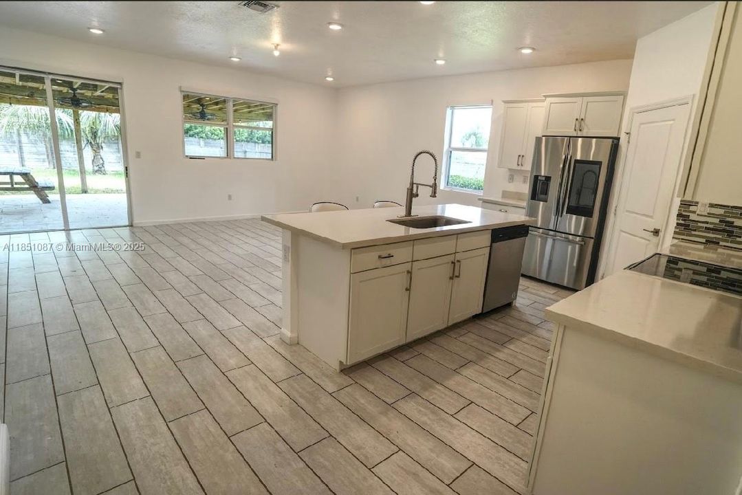 Недавно арендовано: $4,400 (4 спален, 2 ванн, 1799 Квадратных фут)