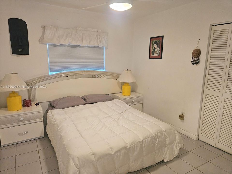 Recently Sold: $1,000,000 (4 beds, 3 baths, 1995 Square Feet)