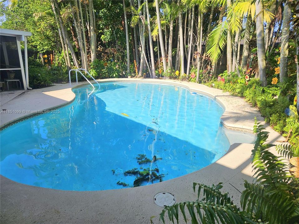 Recently Sold: $1,000,000 (4 beds, 3 baths, 1995 Square Feet)
