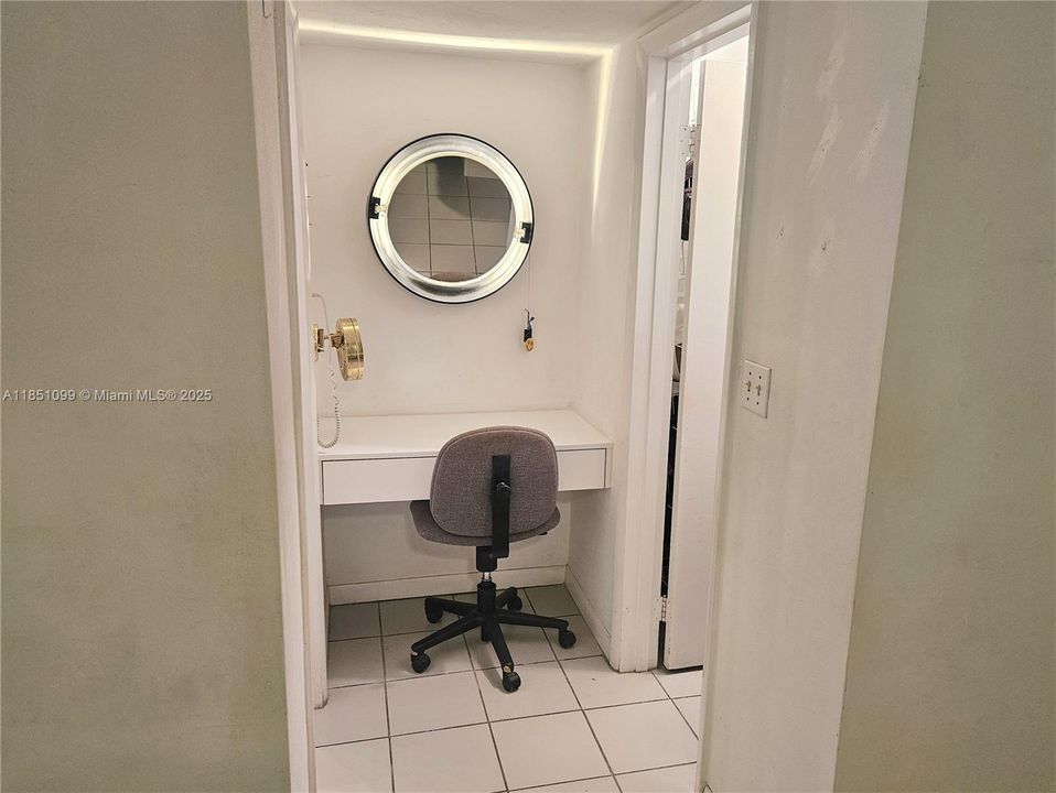 Recently Sold: $1,000,000 (4 beds, 3 baths, 1995 Square Feet)