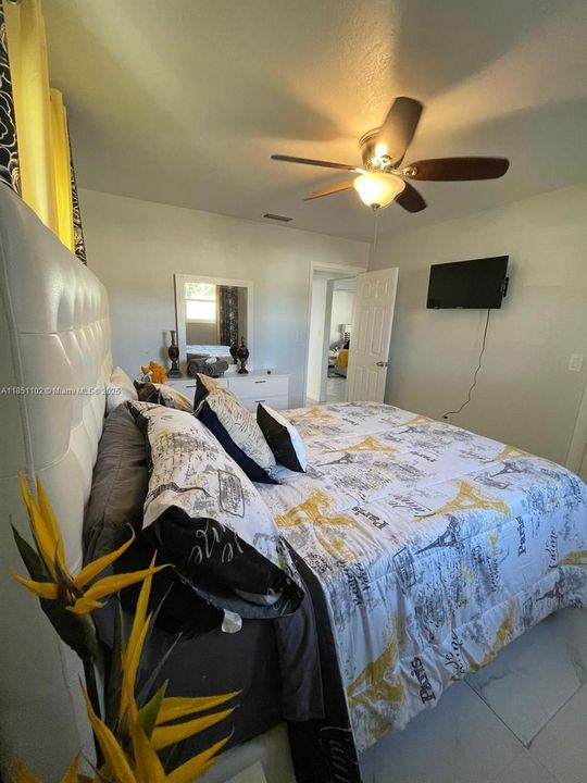 最近租的: $3,400 (3 贝兹, 2 浴室, 1611 平方英尺)