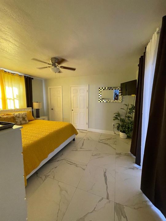 最近租的: $3,400 (3 贝兹, 2 浴室, 1611 平方英尺)