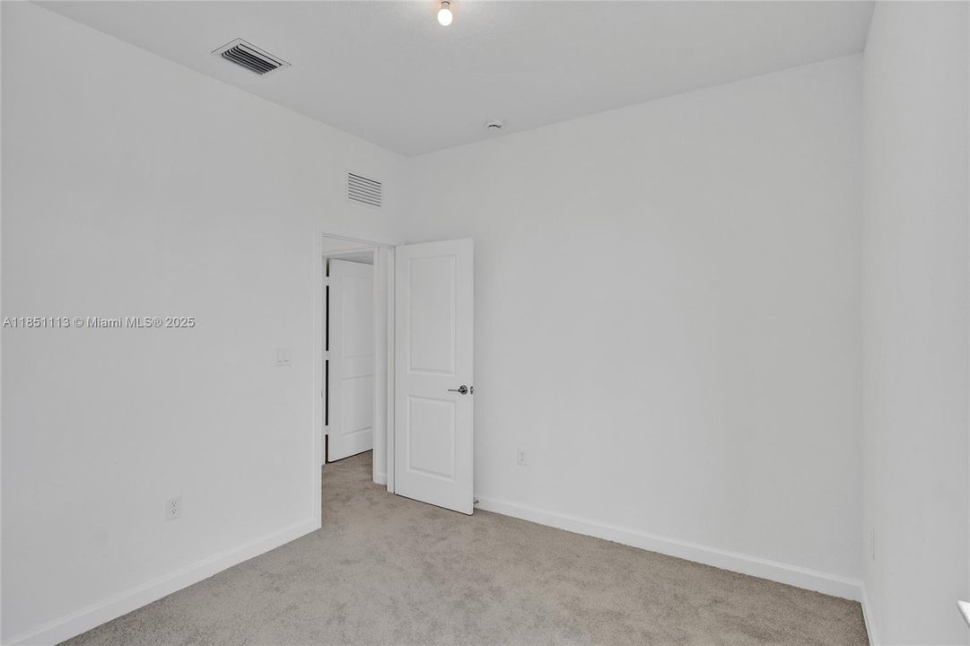 Activo con contrato: $3,200 (4 camas, 3 baños, 0 Pies cuadrados)