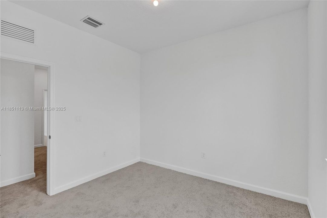 Activo con contrato: $3,200 (4 camas, 3 baños, 0 Pies cuadrados)