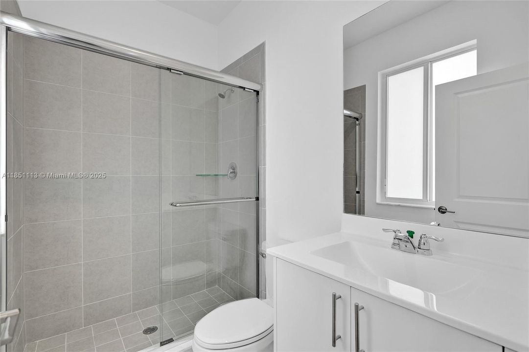 Activo con contrato: $3,200 (4 camas, 3 baños, 0 Pies cuadrados)