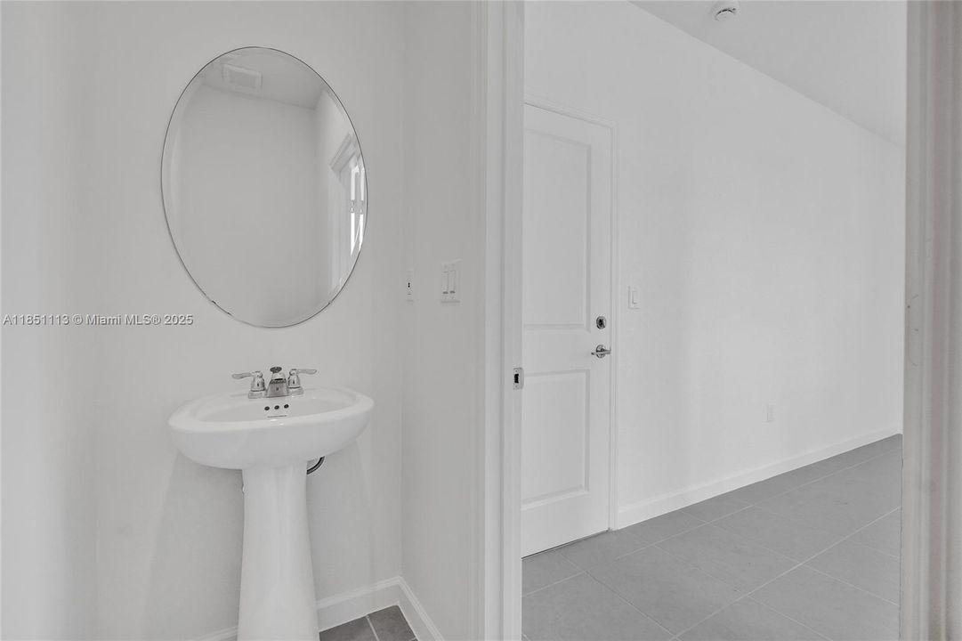 Activo con contrato: $3,200 (4 camas, 3 baños, 0 Pies cuadrados)