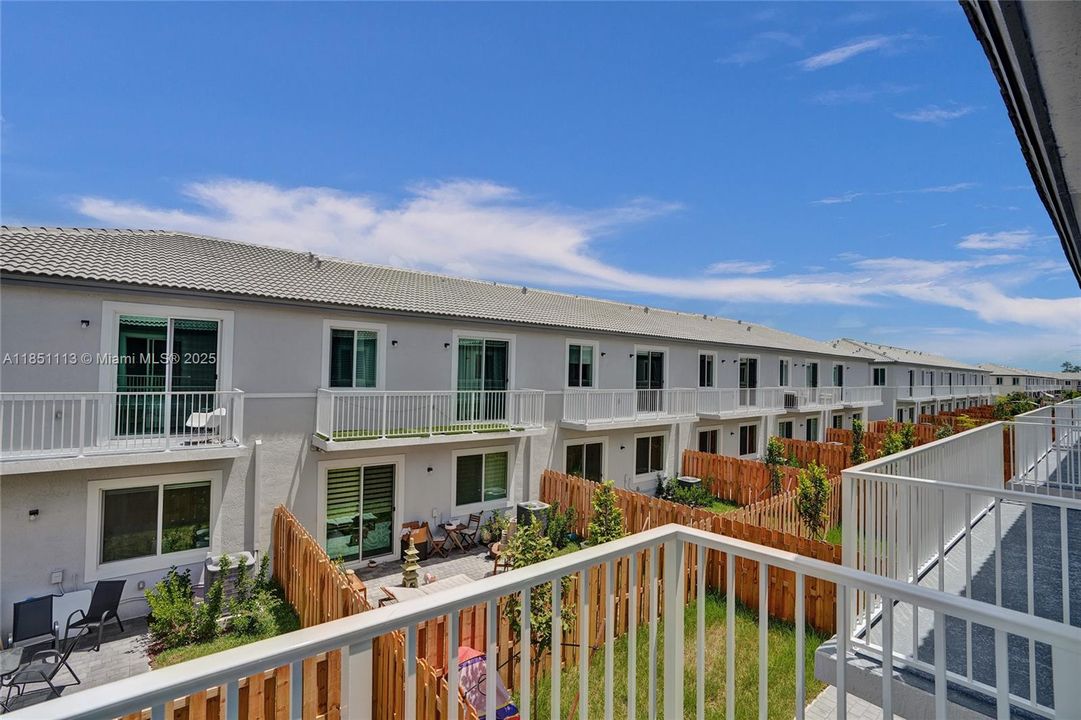 Activo con contrato: $3,200 (4 camas, 3 baños, 0 Pies cuadrados)