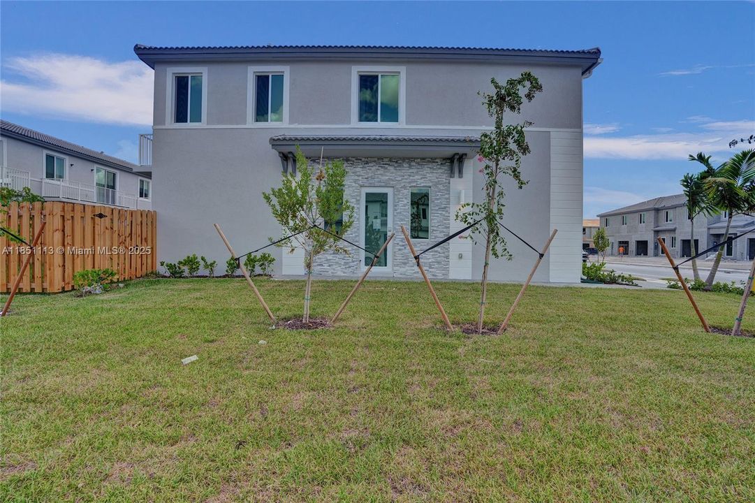 Activo con contrato: $3,200 (4 camas, 3 baños, 0 Pies cuadrados)