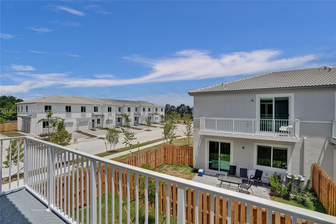 Activo con contrato: $3,200 (4 camas, 3 baños, 0 Pies cuadrados)