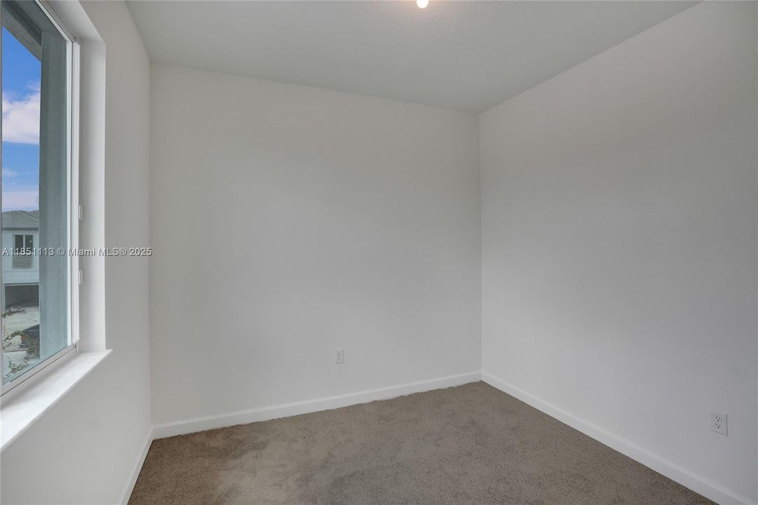 Activo con contrato: $3,200 (4 camas, 3 baños, 0 Pies cuadrados)